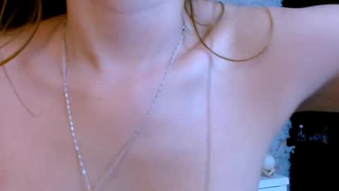 viky_evanss online show from February 26, 7:35 pm