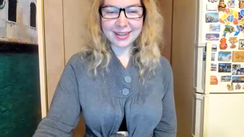 Snapshot of viodetta chatting on October 24, 6:59 pm viodetta online show from October 24, 6:59 pm