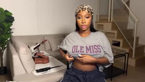 Fantasy Black Girl online show from November 4, 7:02 am