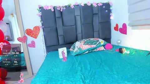 violett taylor online show from February 20, 1:57 am