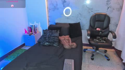 Violet  online show from October 1, 5:45 am