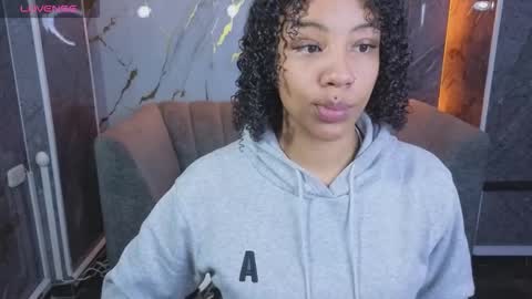 violeth_b online show from February 25, 12:58 pm