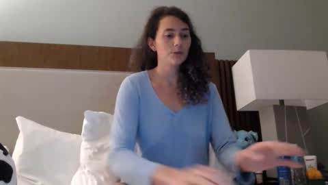 Violet Hooper online show from January 16, 4:41 am