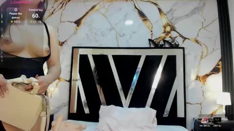 Violet Rose online show from December 14, 11:32 pm