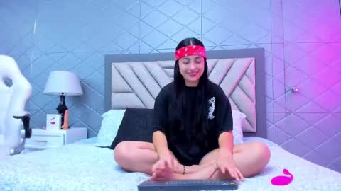 Violet Rousse online show from February 4, 12:33 pm