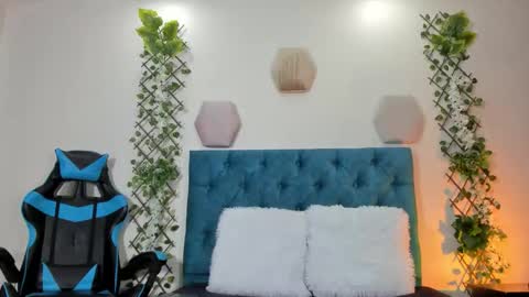 violett  rousee online show from November 4, 4:12 pm