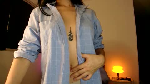 Violetta....Follow me in Twitter... online show from December 3, 4:04 am