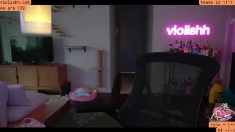 follow me on twitter violishh and ig violishh  online show from October 25, 9:21 pm