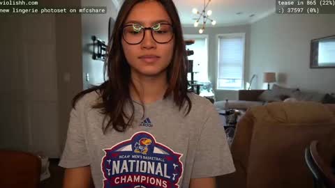 follow me on twitter violishh and ig violishh  online show from February 20, 7:19 pm