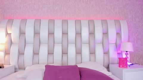 VIOLLET online show from February 10, 8:56 pm