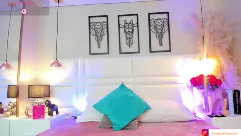 VIOLLET online show from November 13, 10:53 pm