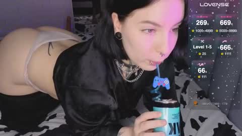 Vivi   online show from February 24, 7:07 am