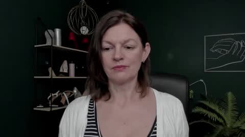 Vivian online show from December 4, 7:21 am