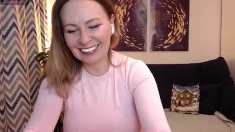 Vivian online show from February 21, 6:04 pm