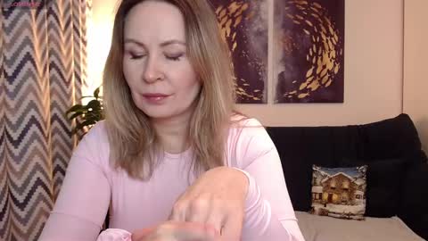 Vivian online show from February 16, 6:21 pm