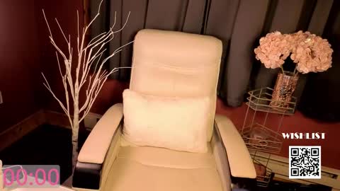 VivianLuxe online show from November 28, 4:59 am