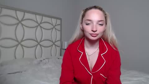 vivianwinters online show from November 28, 3:31 am