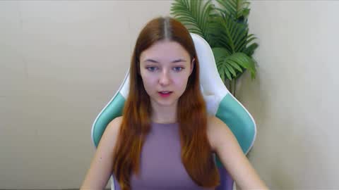 Vivien online show from December 4, 7:01 pm