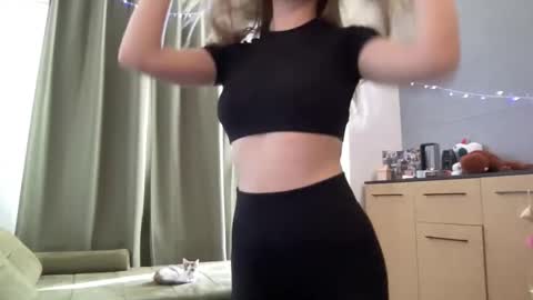 walkiria19 online show from March 8, 12:20 pm