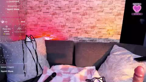 Snapshot of wandaowenss chatting on October 21, 3:21 am online show from October 21, 3:21 am