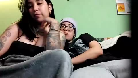 Waningrose  Lu online show from February 16, 9:15 am