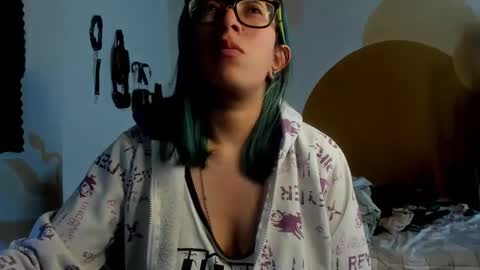 Waningrose  Lu online show from January 4, 2:25 pm