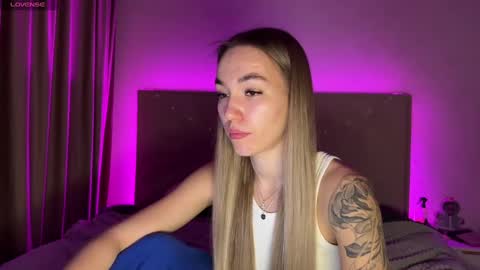 Snapshot of watergirl_ chatting on March 7, 3:39 pm Im saving up for a new car help me online show from March 7, 3:39 pm