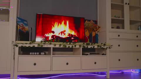 Snapshot of weed_princesss chatting on September 17, 3:54 pm  moon  online show from September 17, 3:54 pm