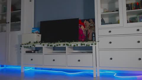 Snapshot of weed_princesss chatting on December 8, 1:14 pm  moon  online show from December 8, 1:14 pm