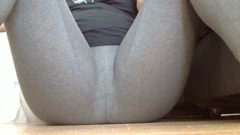 wet_pants2022 online show from October 8, 6:51 am