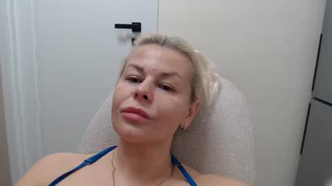 wetsexyladyy online show from November 11, 12:24 pm