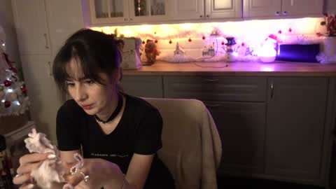 Snapshot of whats_her_name chatting on January 2, 6:01 pm Victoria Maria online show from January 2, 6:01 pm