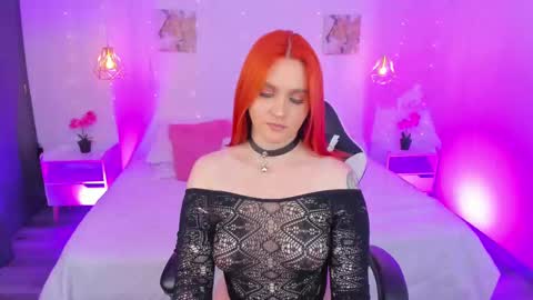 Snapshot of whiteatenea chatting on October 3, 7:13 am whiteatenea online show from October 3, 7:13 am