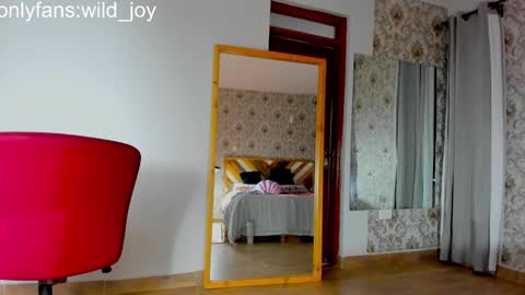 wild_joy online show from November 21, 5:53 am