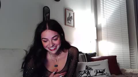 willowbelle online show from October 22, 1:32 am