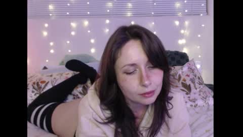 Eevie online show from February 7, 3:21 am