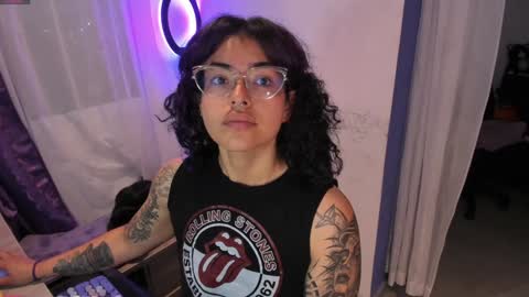     Luna Violeta  A r t i s t  online show from January 9, 11:13 pm