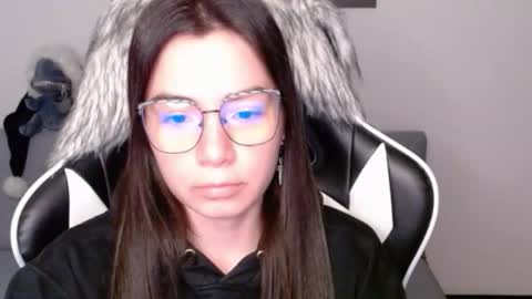 Alex online show from December 5, 2:44 am