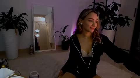 Snapshot of worldsbaby chatting on February 8, 8:21 pm worldsbaby online show from February 8, 8:21 pm