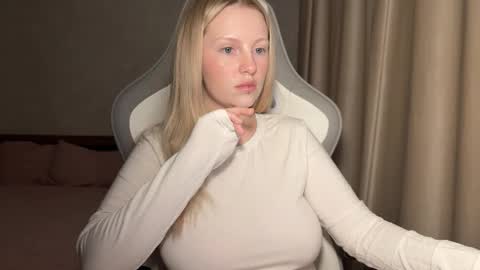 eva online show from November 19, 4:18 pm