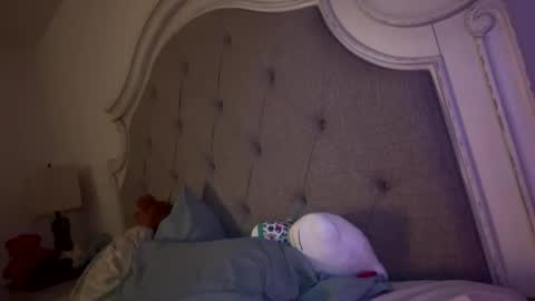 Snapshot of x_dreamgirl_x chatting on January 26, 10:46 pm Mariah online show from January 26, 10:46 pm