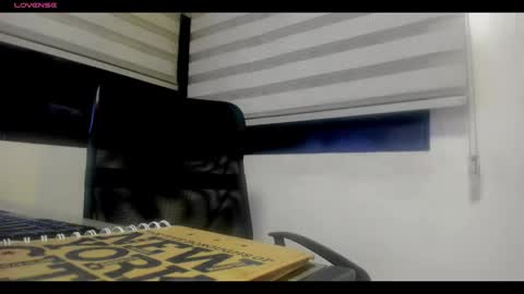 xander_taylor_ online show from November 30, 4:16 am