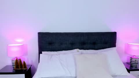 xiomaracalderon online show from September 23, 7:01 pm