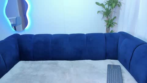 xoxo_angel online show from March 12, 2:45 pm