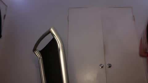 Miss K online show from December 19, 1:28 am