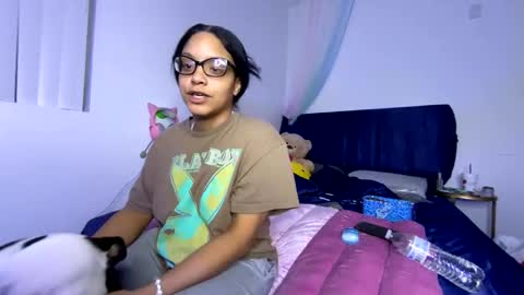 xStarGazingx online show from March 11, 7:46 am