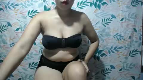 xxhott_ online show from December 4, 10:17 am