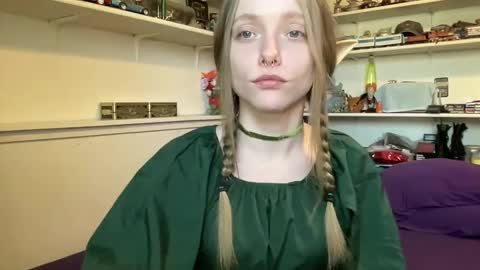 Snapshot of xxloveanastasia chatting on September 18, 5:33 pm LoveAnastasia online show from September 18, 5:33 pm