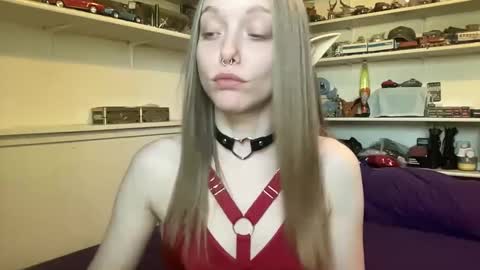 Snapshot of xxloveanastasia chatting on October 6, 5:29 pm LoveAnastasia online show from October 6, 5:29 pm