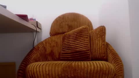 Lola online show from February 18, 1:44 pm